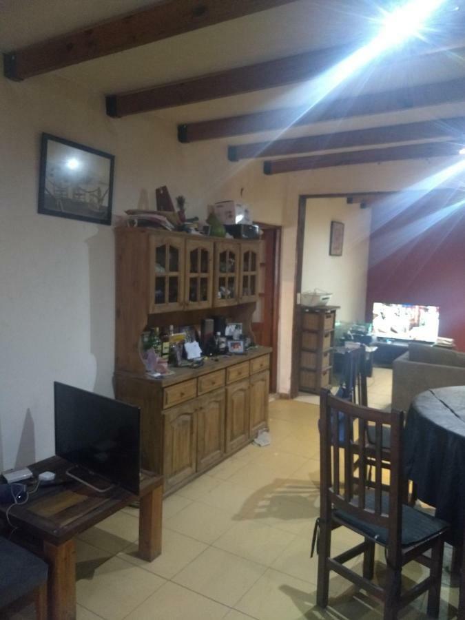 エセイサ Karina'S House Bed & Breakfast エクステリア 写真