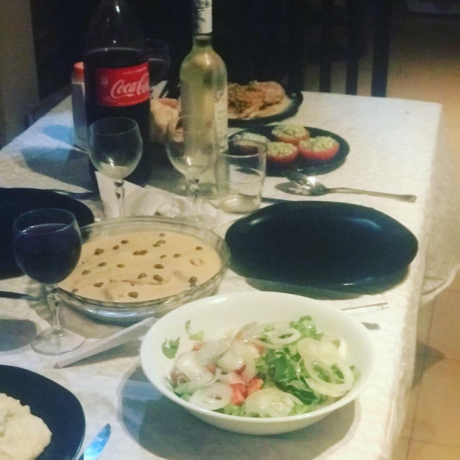 エセイサ Karina'S House Bed & Breakfast エクステリア 写真