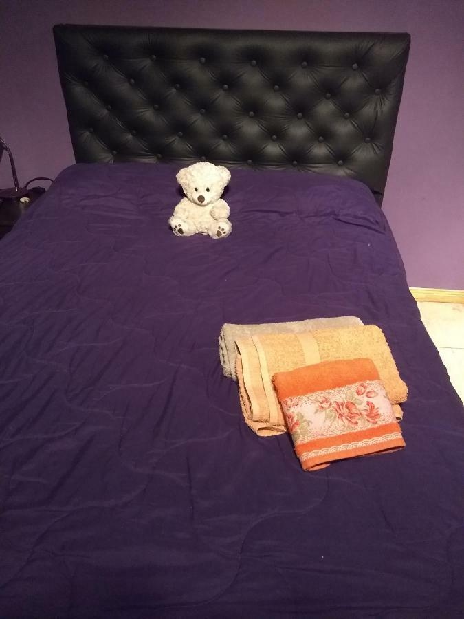 エセイサ Karina'S House Bed & Breakfast エクステリア 写真