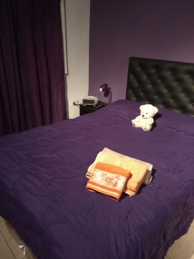 エセイサ Karina'S House Bed & Breakfast エクステリア 写真